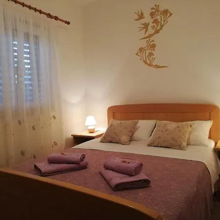 Apartment With A Parking Space Punta Kriza, Cres - 18644 Nerezine